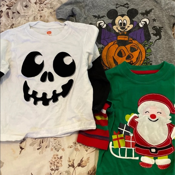 Bundle of holiday shirts - Picture 2 of 3